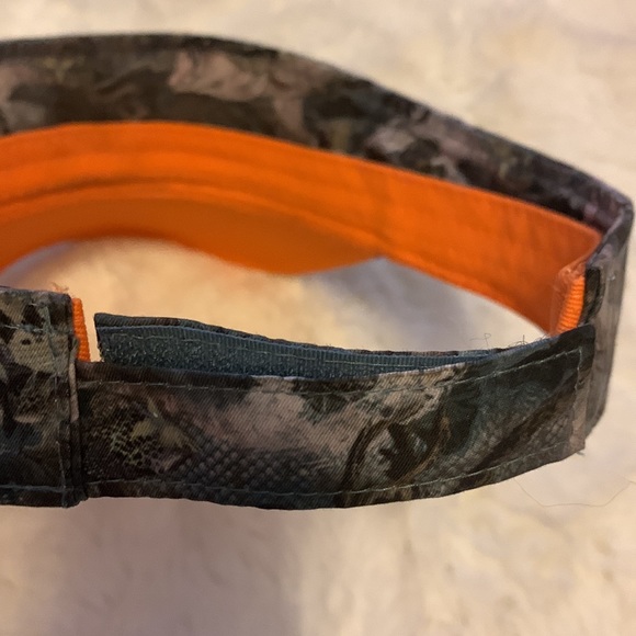 Hard to find Guy Harvey visor fishing hat, velcro back, largemouth bass pattern - Picture 4 of 5